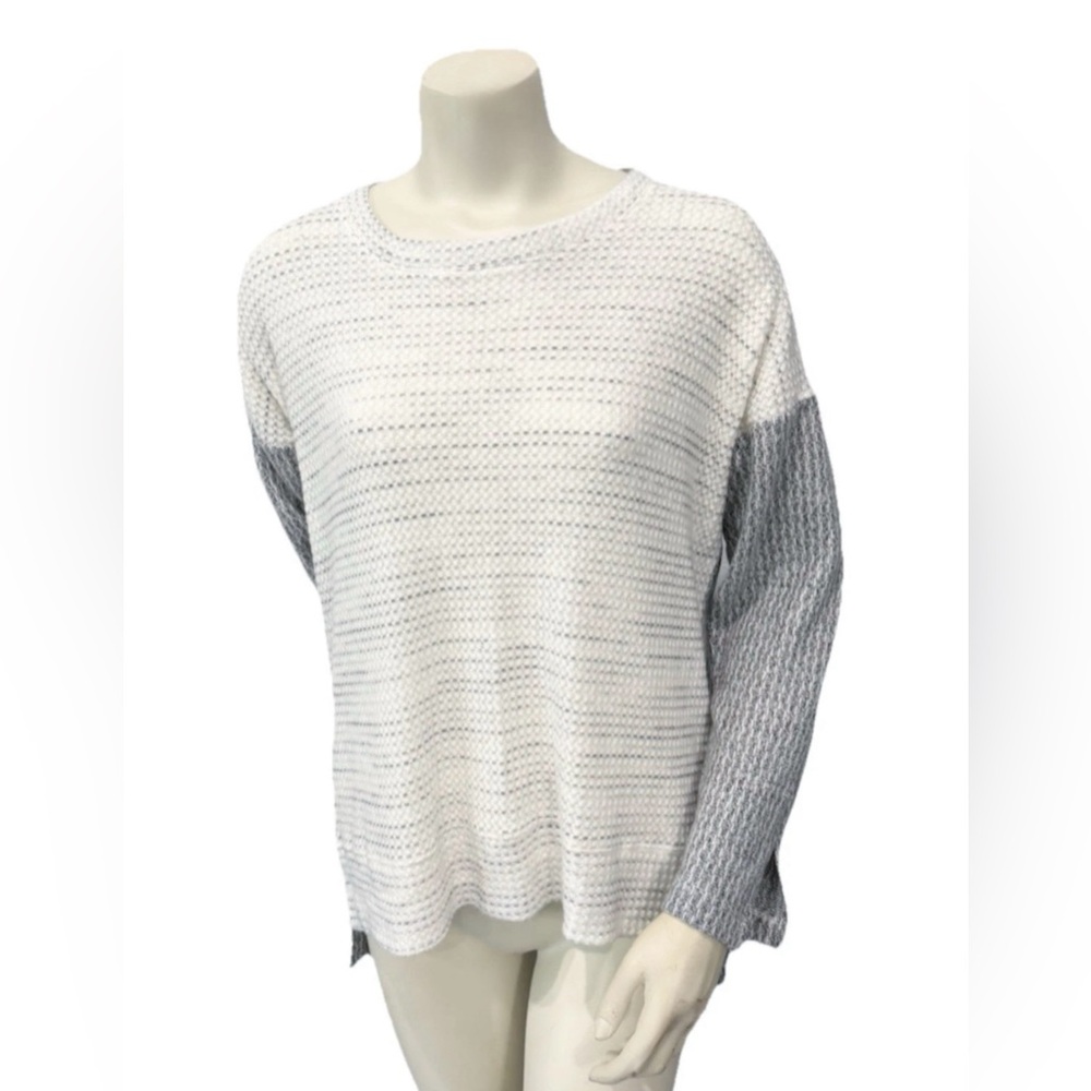 NWT Nally & Millie Color Block Sweater Ivory Gray S/M Made in USA Soft Knit Top